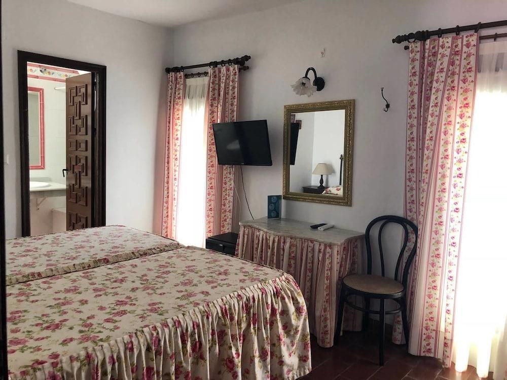 Hostal Gran Capitan Chipiona Bagian luar foto