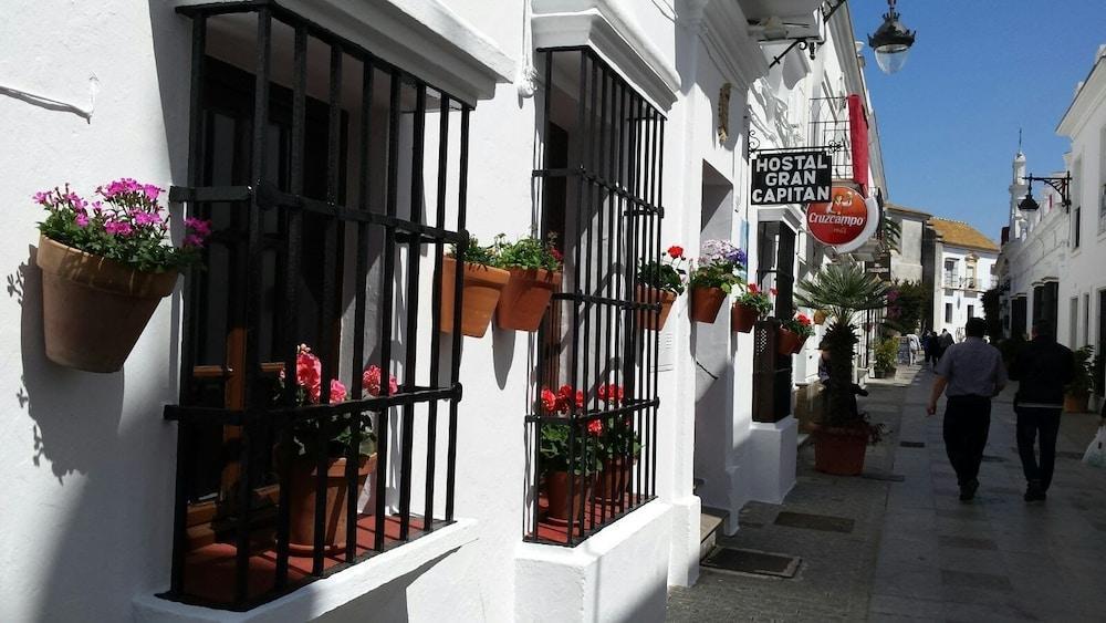 Hostal Gran Capitan Chipiona Bagian luar foto