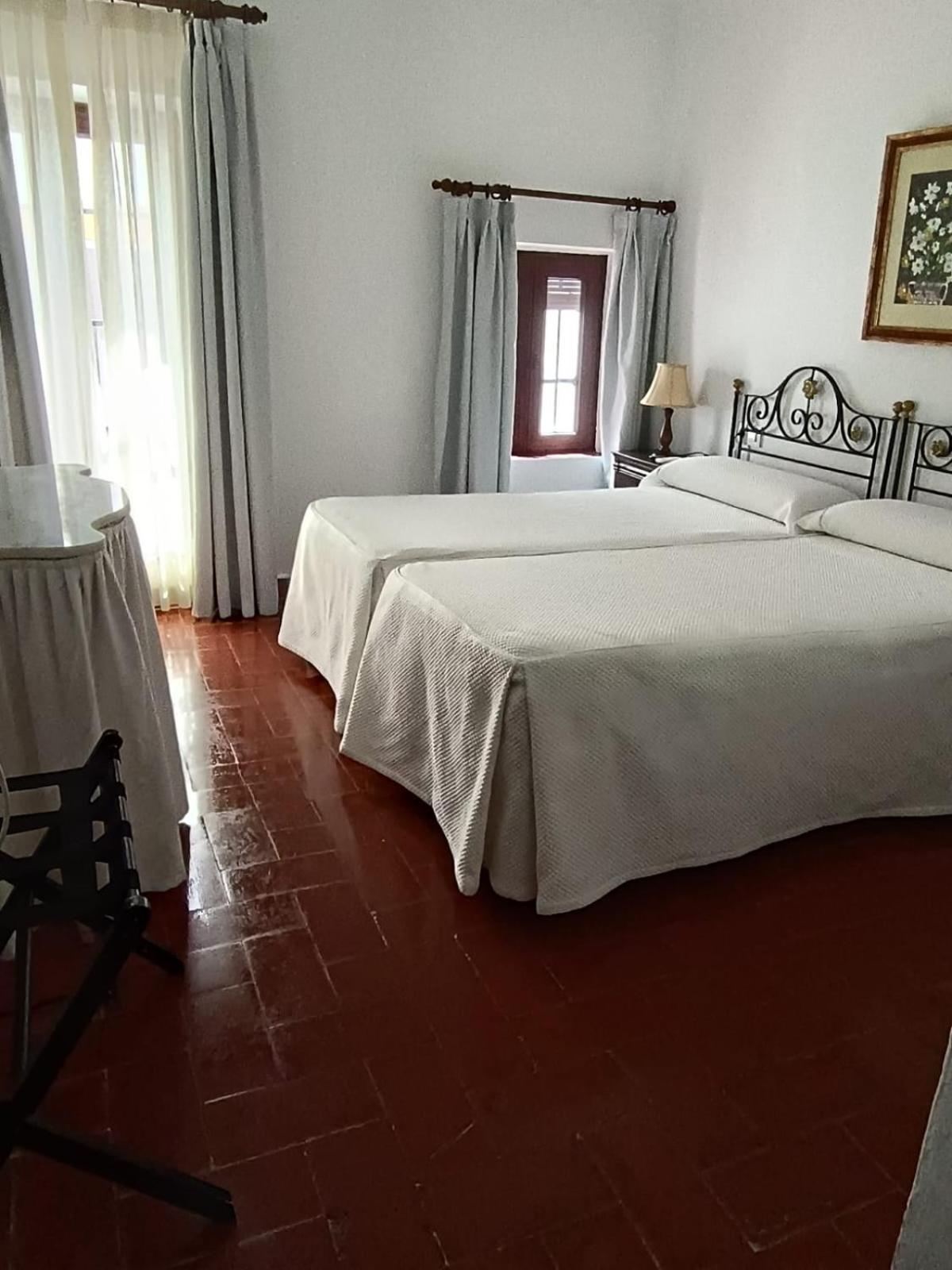 Hostal Gran Capitan Chipiona Bagian luar foto