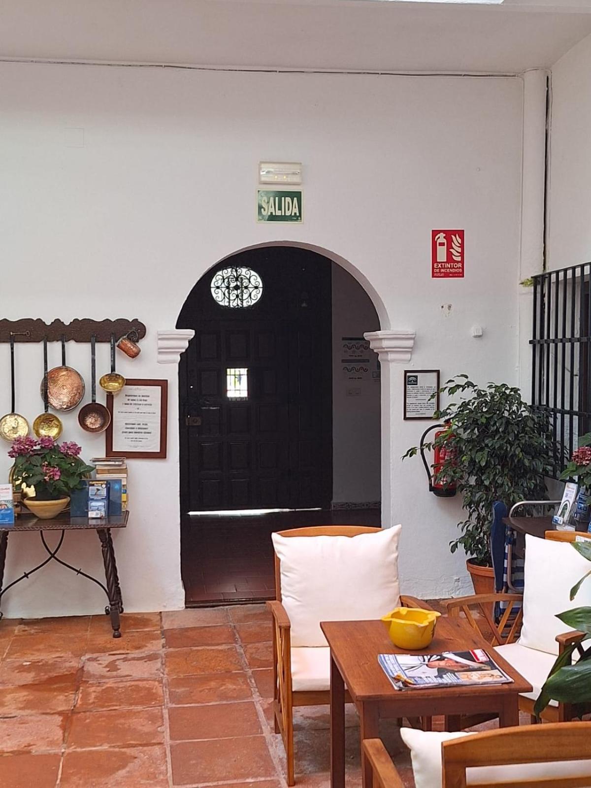 Hostal Gran Capitan Chipiona Bagian luar foto