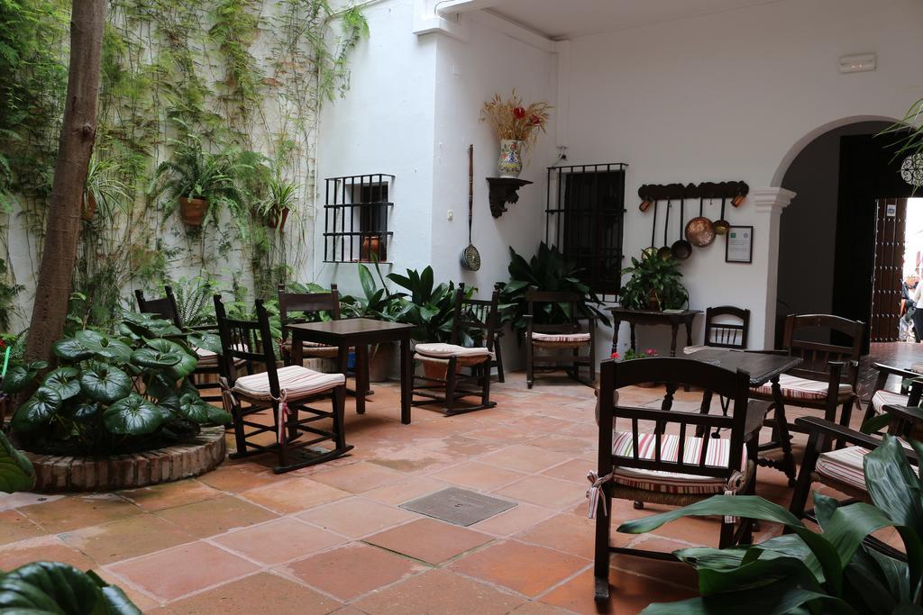 Hostal Gran Capitan Chipiona Bagian luar foto