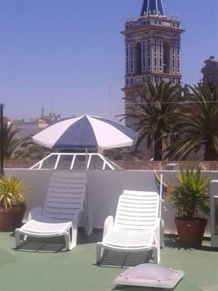 Hostal Gran Capitan Chipiona Bagian luar foto